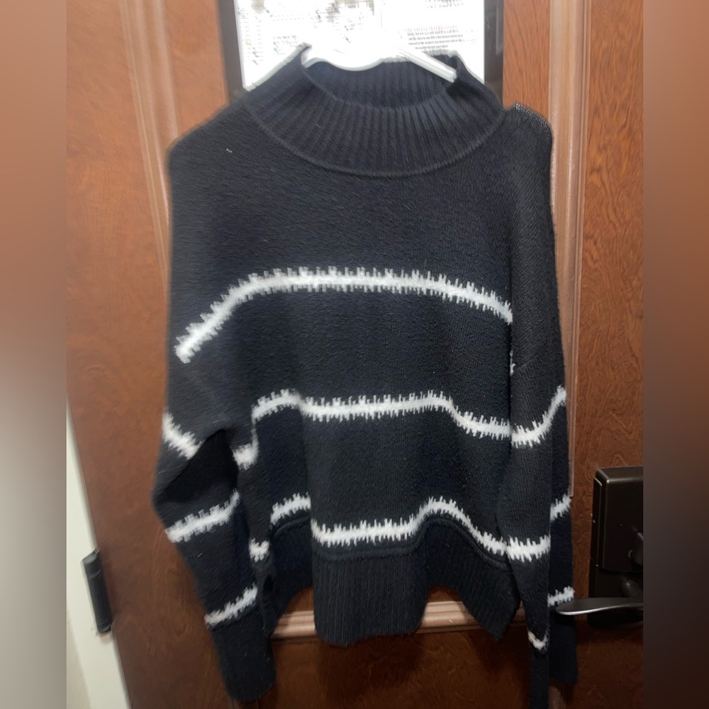 Nine West Black Sweater with White Stripes - Cowl/Turtleneck Size Large